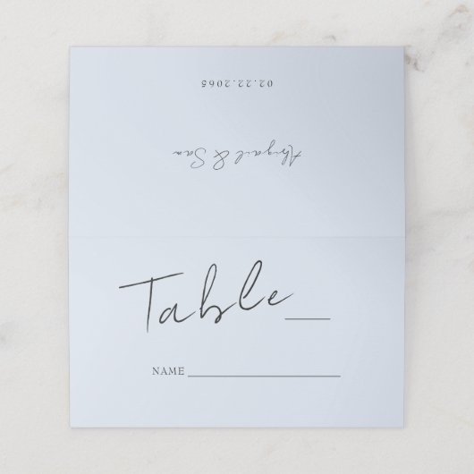Dusty Blue Mixed Schriftart Hochzeitstorte Platzka Platzkarte (Außenseite Aufgefaltet)