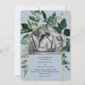 Dusty blue Modern Botanical Greenery Foto Hochzeit Einladung (Vorderseite)