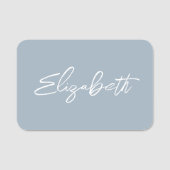 Dusty Blue Modern Brush Script Namensschild (Vorderseite)