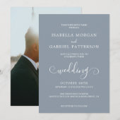 Dusty Blue Modern Calligraphy Script Foto Wedding Einladung (Vorne/Hinten)