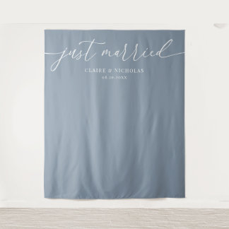 Dusty Blue Modern Elegant Just Married Wedding Wandteppich
