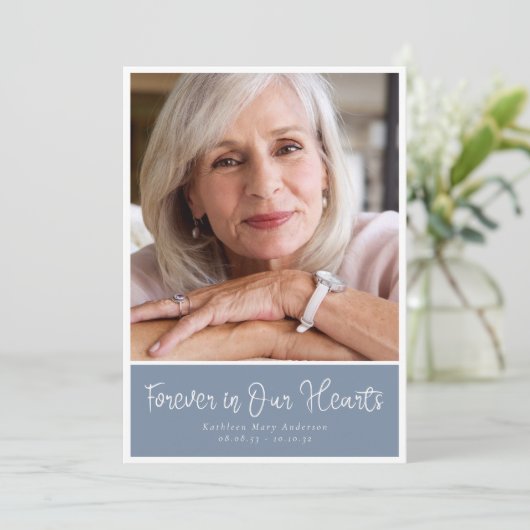 Dusty Blue Modern Foto Order of Service Funeral Programm (Stehend Vorderseite)