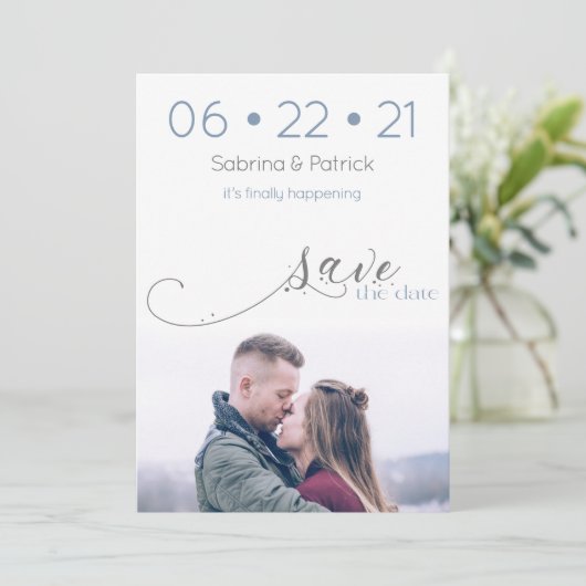 Dusty Blue Modern Foto Save the Date Einladung (Stehend Vorderseite)