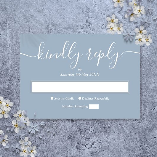 Dusty Blue Modern Minimalistisch Elegantes Script RSVP Karte
