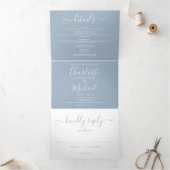 Dusty Blue Modern Script Monogram Foto Wedding Dreifach Gefaltete Einladung (Innenseite)