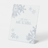 Dusty Blue Modern Snowflake Winter Date Ideas Sockelschild (Vorderseite)