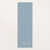 Dusty Blue Monogram Custom Simple Yogamatte (Rückseite)