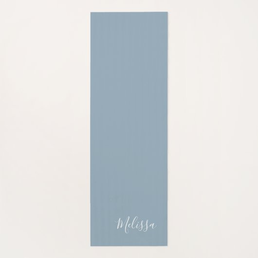 Dusty Blue Monogram Custom Simple Yogamatte (Rückseite)