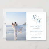 Dusty Blue Monogram Elegant Classic Save the Date Magneteinladung (Vorderseite)
