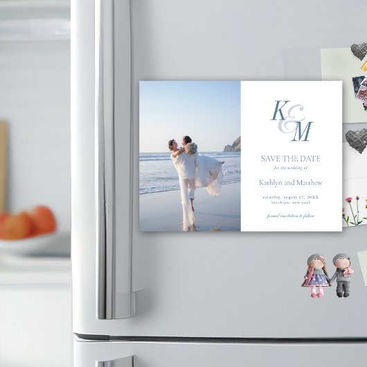 Dusty Blue Monogram Elegant Classic Save the Date Magneteinladung