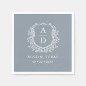 Dusty Blue Monogram Floral Wedding Wappen Serviette (Vorderseite)