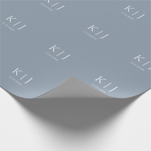 Dusty Blue Monogram Initial Minimal Trendy Wedding Geschenkpapier (Ecke)