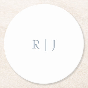 Dusty Blue Monogram Initials Minimale Hochzeit Runder Pappuntersetzer