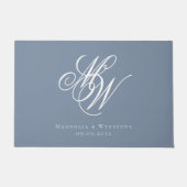 Dusty Blue Monogram Newlyweds Fußmatte (Vorderseite)