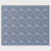 Dusty Blue Monogram und Arrows Geschenkpapier (Flach)
