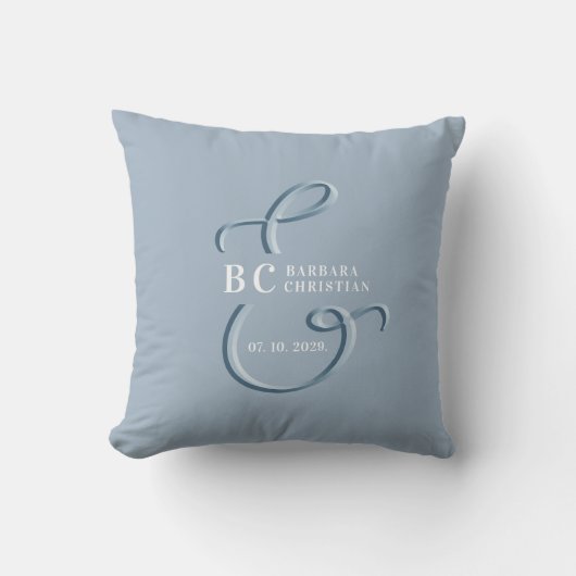 Dusty Blue Monogram Wedding Kissen (Vorderseite)