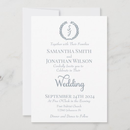 Dusty Blue Monogram Wreath White Wedding Einladung (Vorderseite)