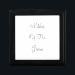 Dusty Blue Mother of the Groom Wedding Gift Gefall Erinnerungskiste<br><div class="desc">Mit dem Sondertext "Mutter des Bräutigams" in beliebter staubblauer Farbe gestaltet,  ist dies ein perfektes,  einfaches und elegantes Geschenk oder Gastgeschenk für die Bräutigam. Sie können den Text oder die Farbe für eine andere Veranstaltung oder Empfänge ändern,  wie Sie möchten!</div>