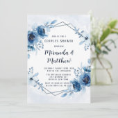 Dusty Blue Navy Wasserfarbe Blumenpaare Dusche Einladung (Stehend Vorderseite)