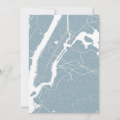 Dusty Blue NYC Skyline Stadt Hochzeit Einladung (Rückseite)