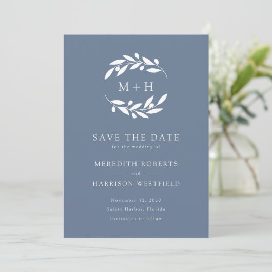 Dusty Blue Olive Branch Monogram Wreath Wedding Save The Date (Stehend Vorderseite)
