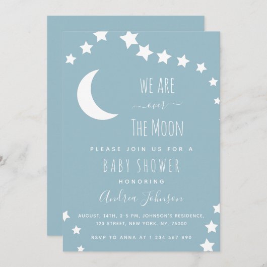 Dusty Blue Over Moon and Stars Dreamy Crescent Einladung (Vorne/Hinten)
