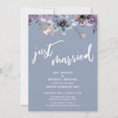 Dusty Blue Painted floral Just Married Empfang Einladung (Vorderseite)
