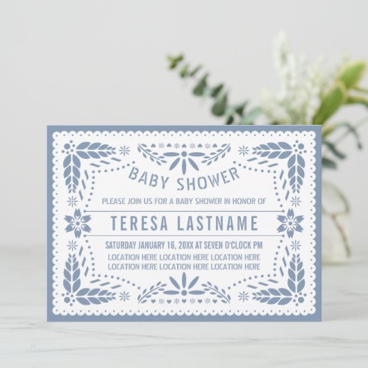 Dusty blue papel picado Mexican baby Boy Dusche Einladung (Stehend Vorderseite)