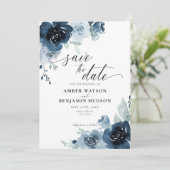 Dusty Blue Pastel Navy Blume Floral Save the Date Einladung (Stehend Vorderseite)