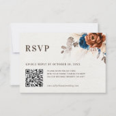 Dusty Blue Pastel Pink Hydrangea Floral Wedding QR RSVP Karte (Vorderseite)