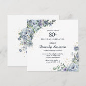 Dusty Blue Peony Floral 80. Geburtstag Einladung (Vorne/Hinten)