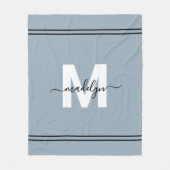 Dusty Blue Personalisiert Name Monogram Fleecedecke (Vorderseite)