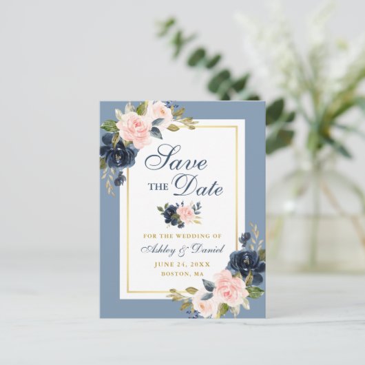 Dusty Blue Pink Floral Gold Save the Date Ankündigungspostkarte (Stehend Vorderseite)