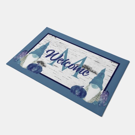 Dusty Blue Pumpkin Gnomes Aspen Rustic Doormat Fußmatte (Schrägansicht)
