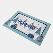 Dusty Blue Pumpkin Gnomes Aspen Rustic Fußmatte (Schrägansicht)