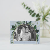 Dusty Blue, QR-Code Botanisches Foto Save the Date Ankündigungspostkarte (Stehend Vorderseite)