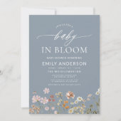 Dusty Blue QR Code Wildblume Baby in Bloom Einladung (Vorderseite)