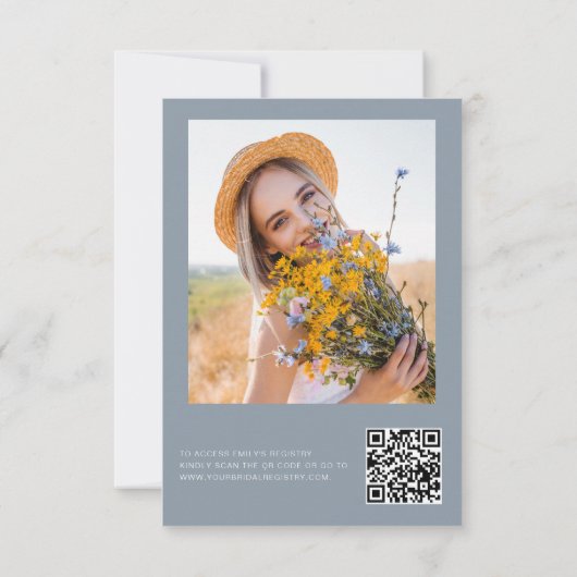 Dusty Blue QR Code Wildblume Petals & Prosecco Einladung (Rückseite)