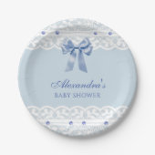 Dusty Blue Regency Pearl Satin Bow Baby Shower Pappteller (Vorderseite)
