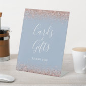 Dusty Blue Rose Gold Glitzer Wedding Cards Geschen Sockelschild (In SItu)