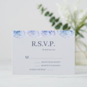 Dusty Blue Rose Gray Elegant Floral Wedding RSVP Einladung (Stehend Vorderseite)