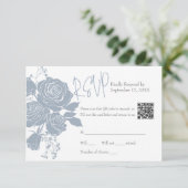 Dusty Blue-Rose mit QR-Code-Antwortkarte RSVP Karte (Stehend Vorderseite)