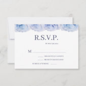 Dusty Blue Rose White Elegant Floral Wedding RSVP Einladung (Vorderseite)