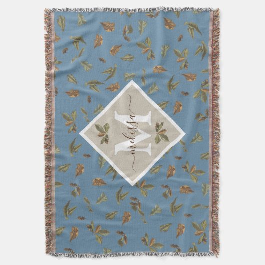 Dusty Blue Rustic Brown Blätter Mit Monogramm Decke (Vorderseite Vertikal)
