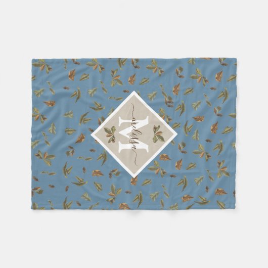 Dusty Blue Rustic Brown Blätter Mit Monogramm Fleecedecke (Vorderseite (Horizontal))