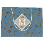 Dusty Blue Rustic Brown Blätter Mit Monogramm Große Geschenktüte (Rückseite)