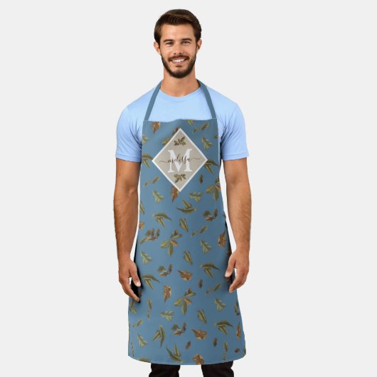 Dusty Blue Rustic Brown Blätter Mit Monogramm Schürze (Getragen)