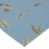 Dusty Blue Rustic Brown Blätter Tischdecke (Schrägansicht)