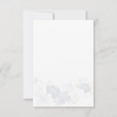 Dusty Blue Script Blumengrün Botanisch RSVP Karte (Rückseite)