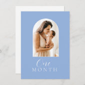 Dusty Blue Script Boy Monthly Meilenstein-Karte Einladung (Vorne/Hinten)